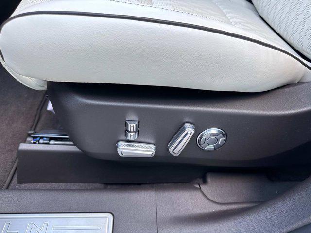 new 2025 Lincoln Nautilus car, priced at $79,645