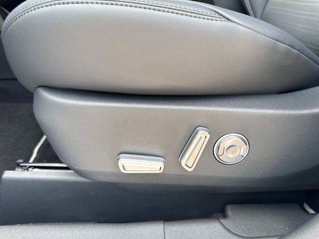 new 2025 Lincoln Nautilus car, priced at $60,288
