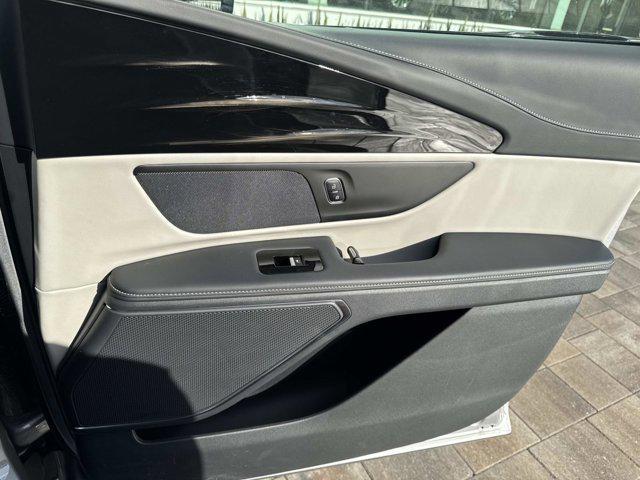 new 2025 Lincoln Nautilus car, priced at $51,586