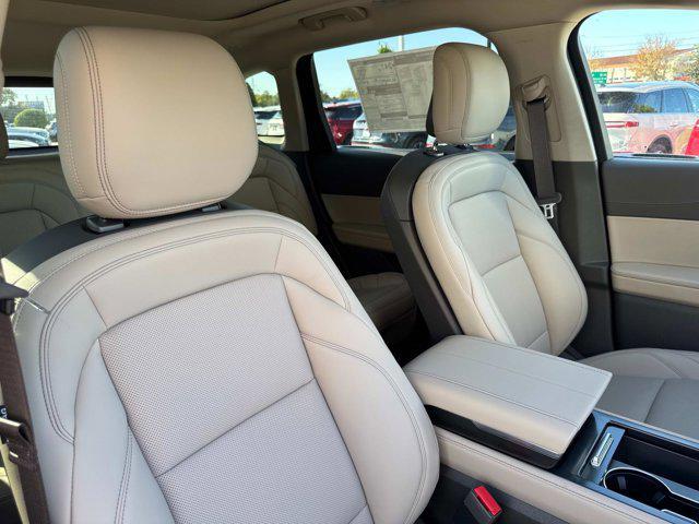 new 2025 Lincoln Nautilus car, priced at $54,722
