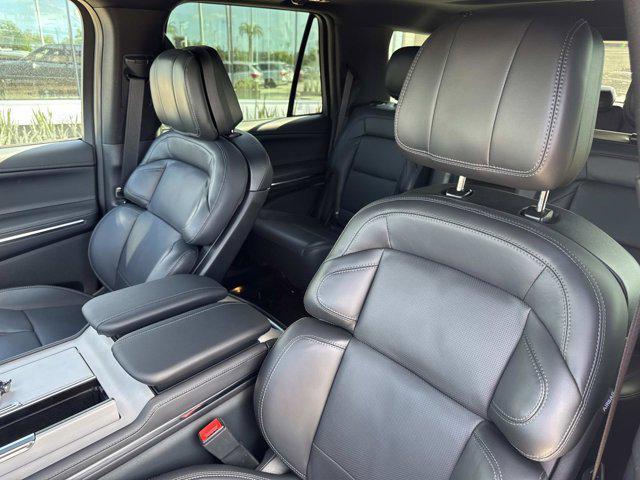 new 2025 Lincoln Navigator car, priced at $101,511