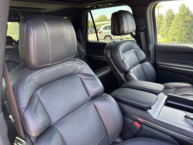 new 2025 Lincoln Navigator car, priced at $101,511