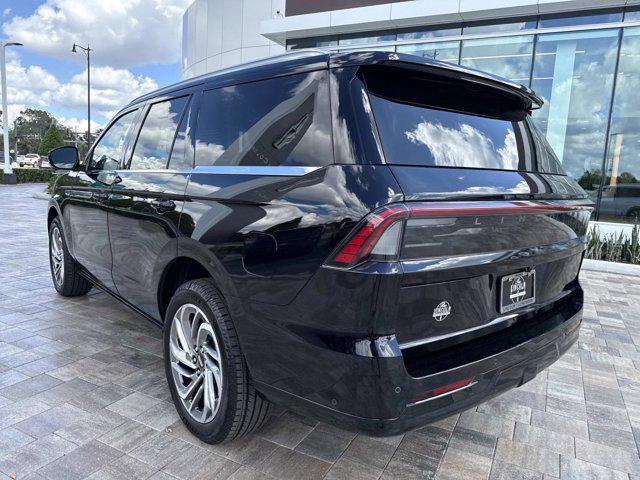 new 2025 Lincoln Navigator car, priced at $101,463