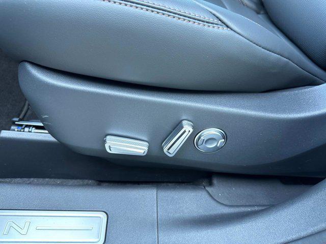 new 2025 Lincoln Nautilus car, priced at $54,954