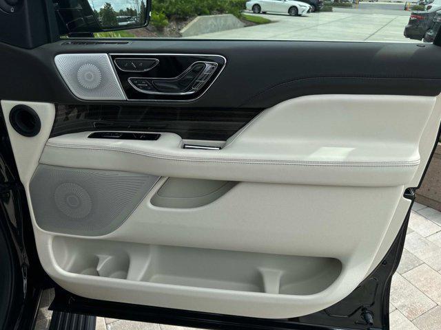 new 2024 Lincoln Navigator car, priced at $96,215