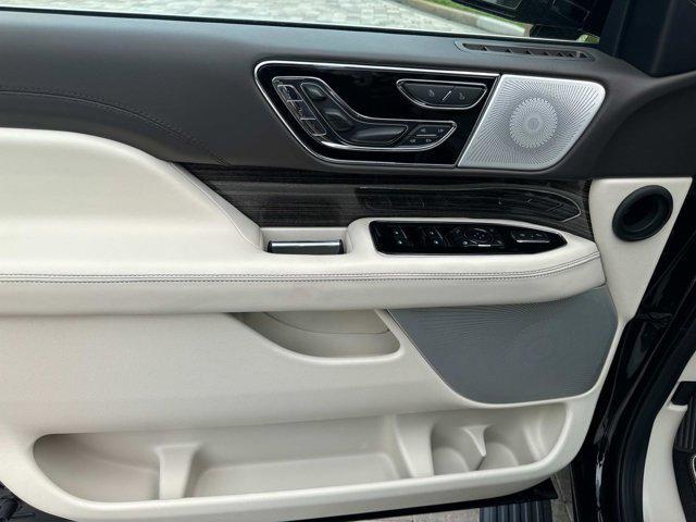 new 2024 Lincoln Navigator car, priced at $96,215