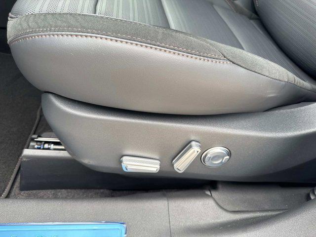 new 2025 Lincoln Nautilus car, priced at $65,784