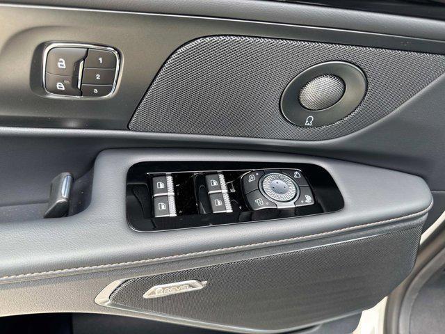 new 2025 Lincoln Nautilus car, priced at $65,784