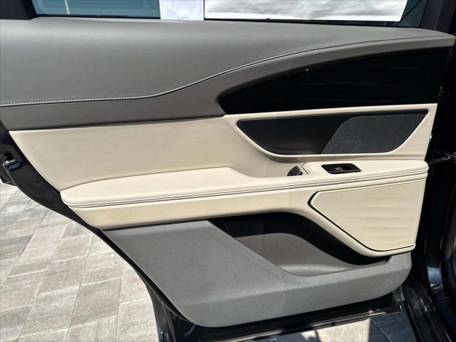 new 2025 Lincoln Nautilus car, priced at $53,735