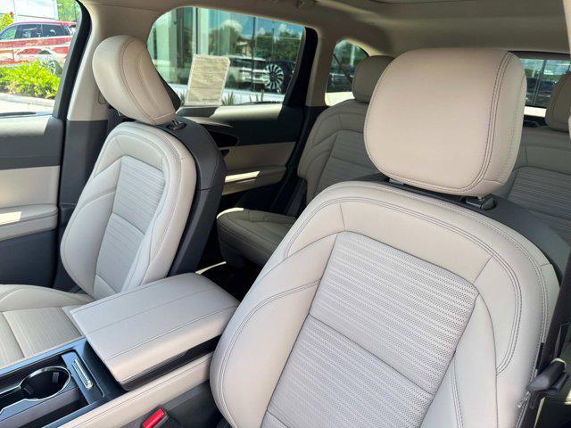 new 2025 Lincoln Nautilus car, priced at $59,855