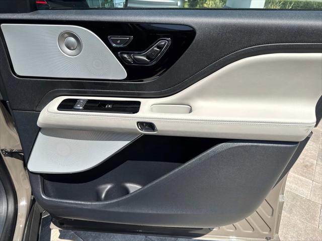 new 2025 Lincoln Aviator car, priced at $80,850