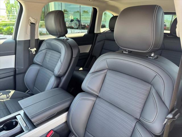 new 2025 Lincoln Nautilus car, priced at $68,160