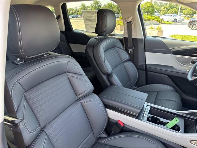 new 2025 Lincoln Nautilus car, priced at $68,160