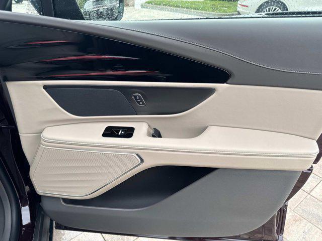 new 2025 Lincoln Nautilus car, priced at $52,094