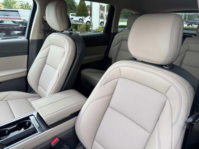 new 2025 Lincoln Nautilus car, priced at $52,094