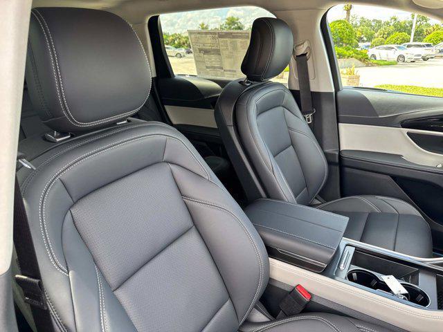 new 2025 Lincoln Nautilus car, priced at $57,192