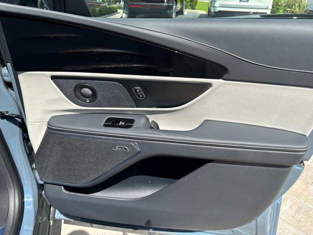 new 2025 Lincoln Nautilus car, priced at $57,192