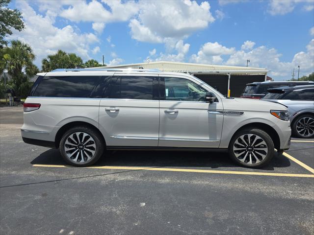 used 2022 Lincoln Navigator car, priced at $69,995