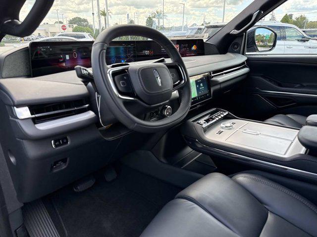 new 2025 Lincoln Navigator car, priced at $104,698