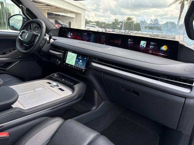 new 2025 Lincoln Navigator car, priced at $104,698
