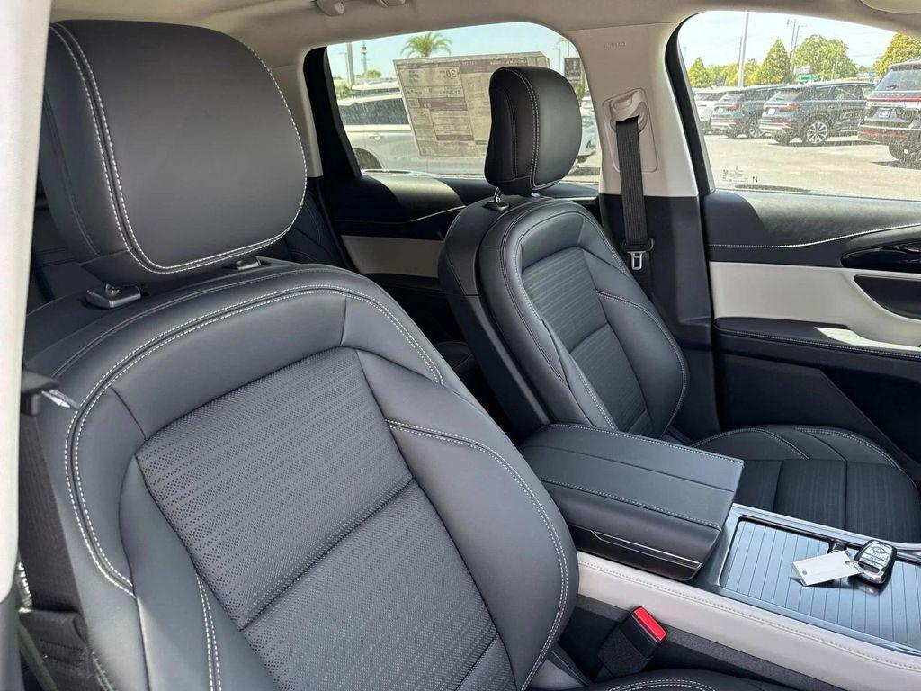 new 2025 Lincoln Nautilus car, priced at $61,611