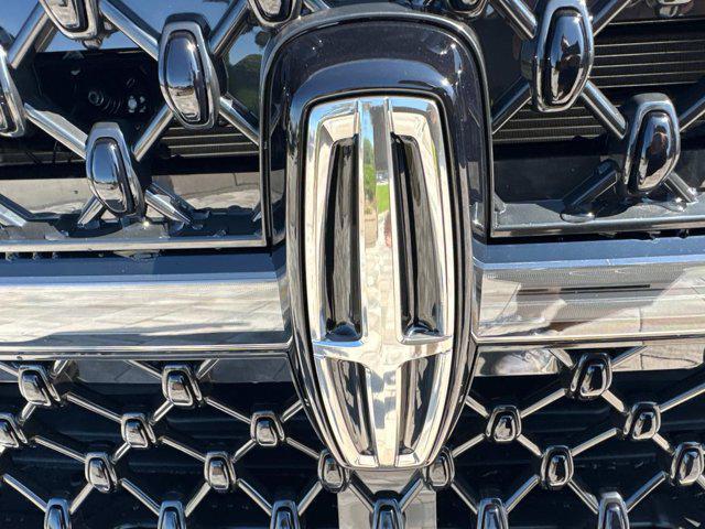 new 2025 Lincoln Navigator car, priced at $105,053