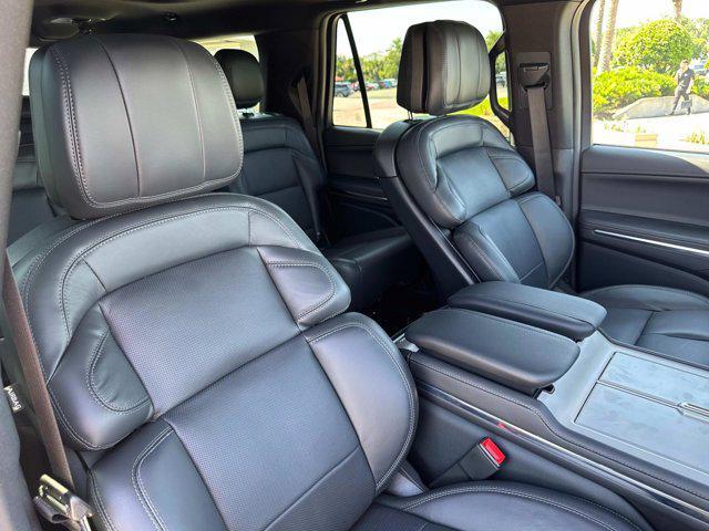 new 2025 Lincoln Navigator car, priced at $105,053