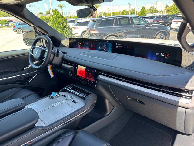 new 2025 Lincoln Navigator car, priced at $105,053