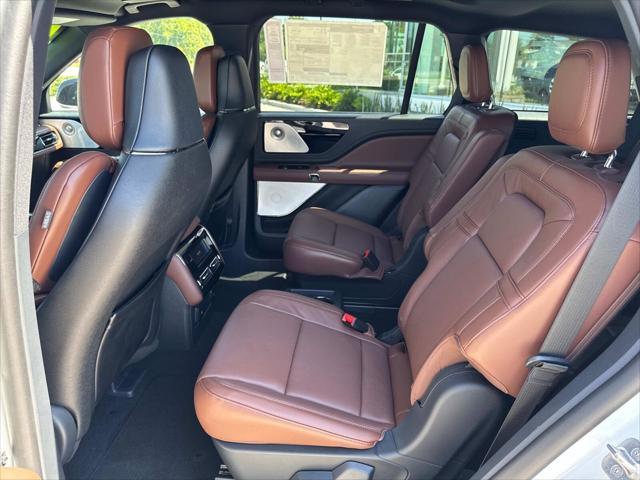 new 2025 Lincoln Aviator car, priced at $78,070