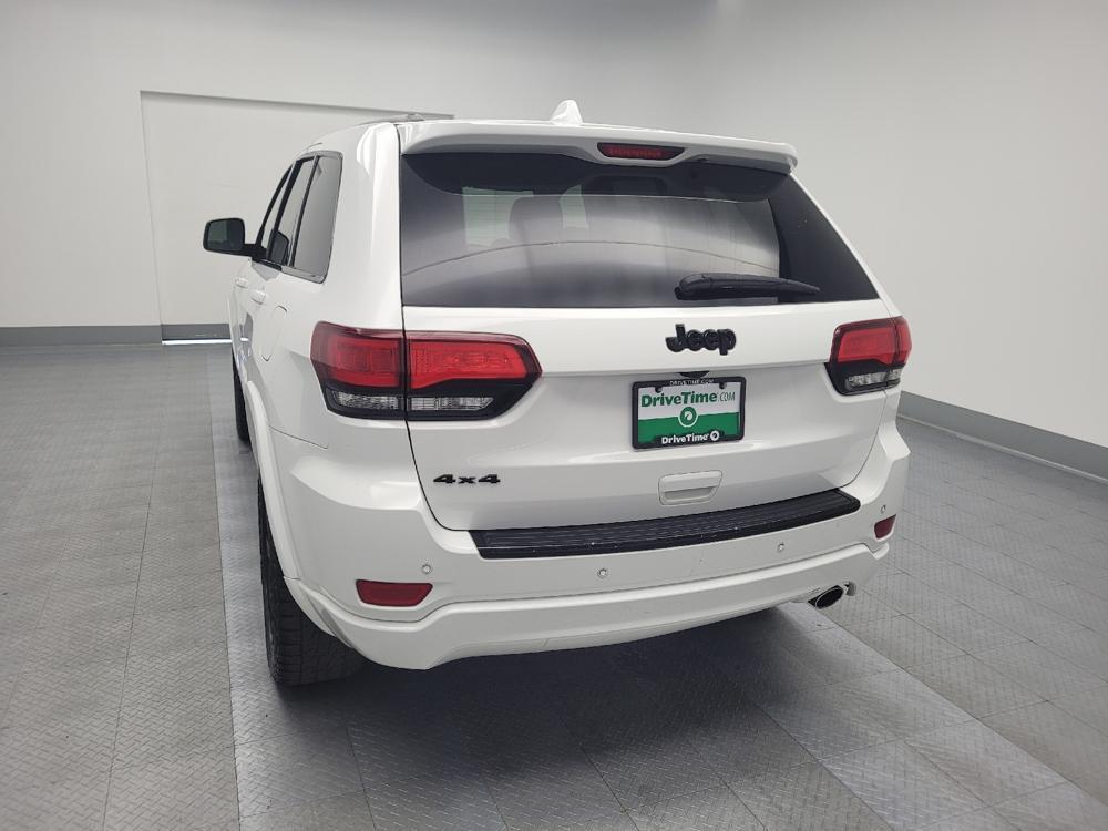used 2018 Jeep Grand Cherokee car, priced at $17,995