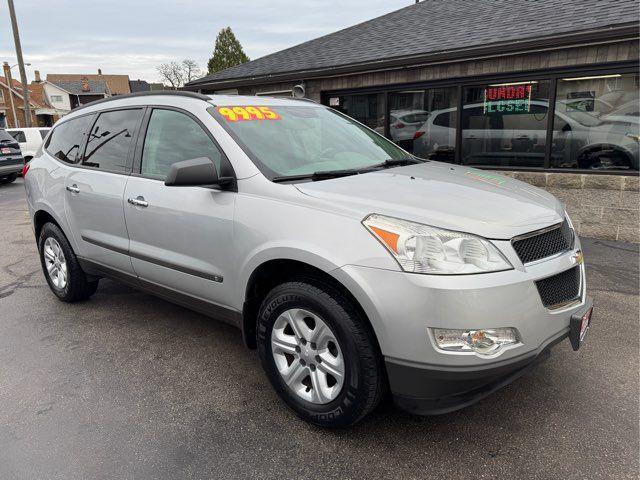 used 2009 Chevrolet Traverse car, priced at $8,995