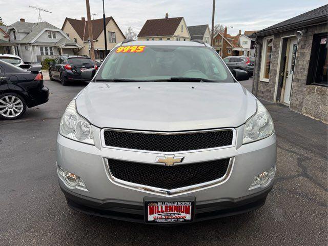 used 2009 Chevrolet Traverse car, priced at $8,995