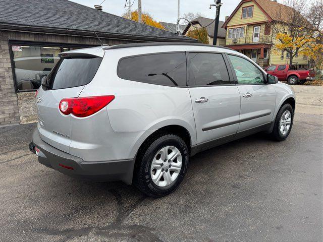 used 2009 Chevrolet Traverse car, priced at $8,995