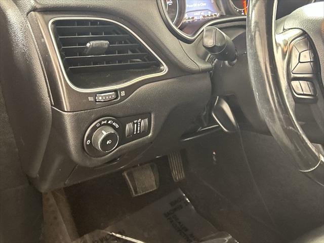 used 2020 Jeep Cherokee car, priced at $20,231