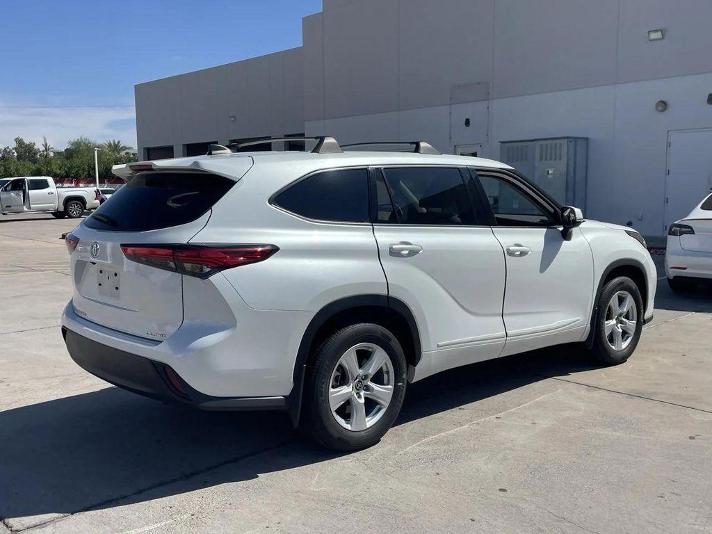 used 2022 Toyota Highlander car, priced at $33,988