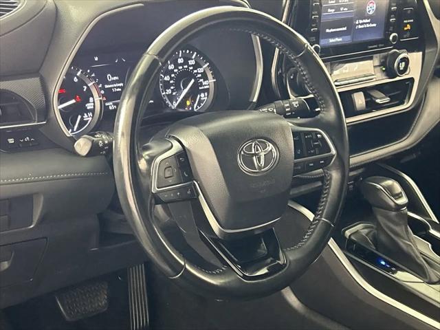 used 2021 Toyota Highlander car, priced at $31,019