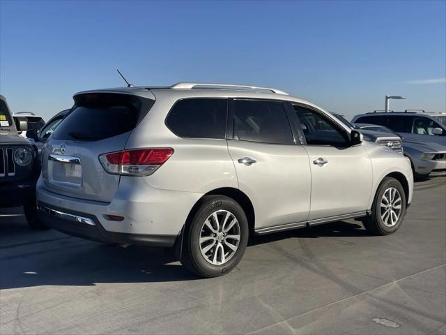 used 2016 Nissan Pathfinder car, priced at $10,000