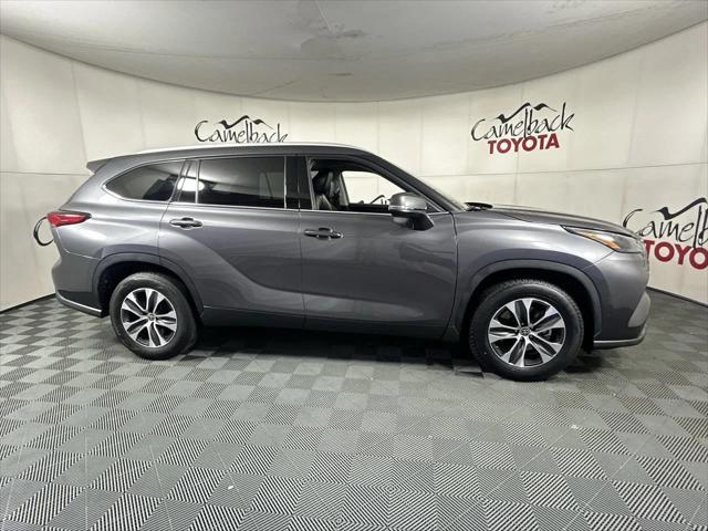 used 2022 Toyota Highlander Hybrid car, priced at $36,888
