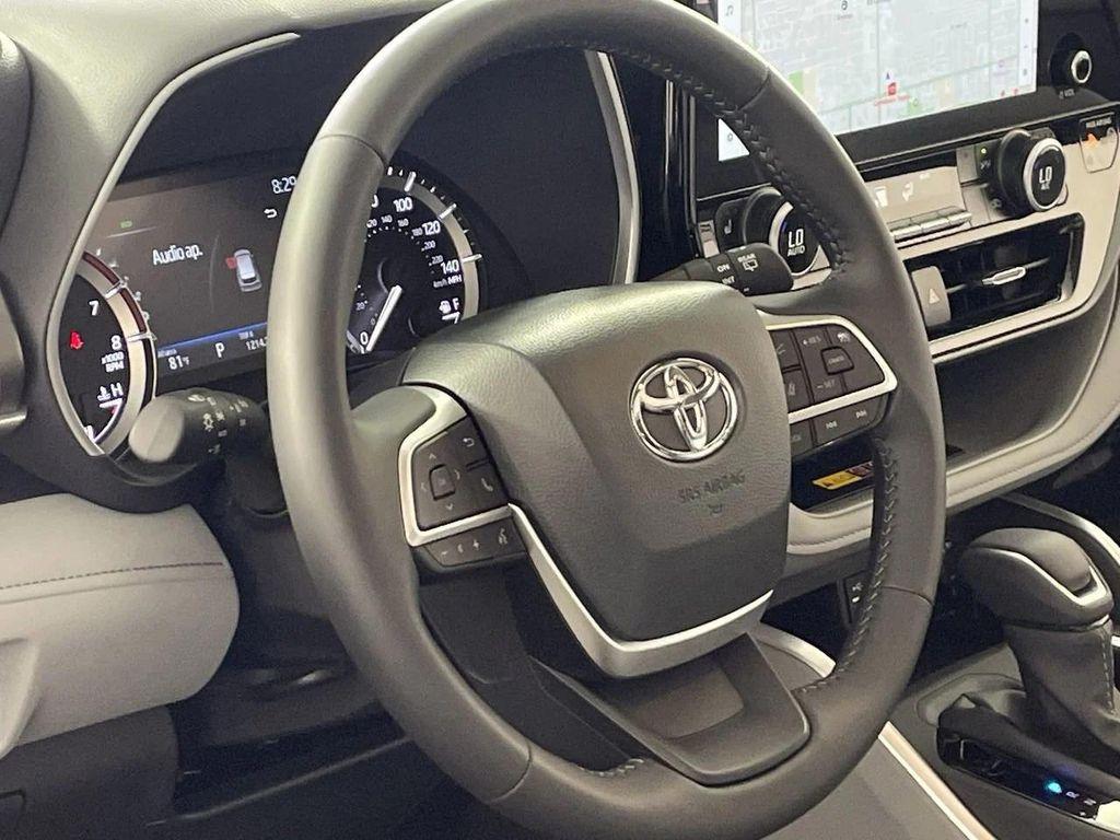 new 2025 Toyota Highlander car, priced at $49,527