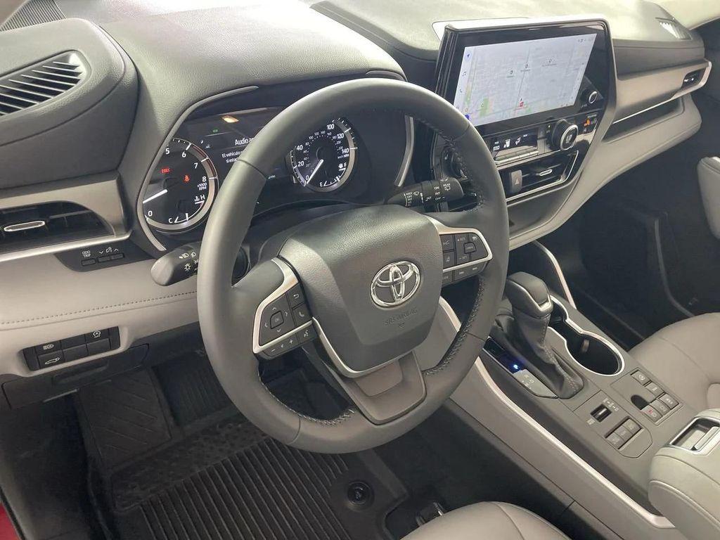 new 2025 Toyota Highlander car, priced at $49,527