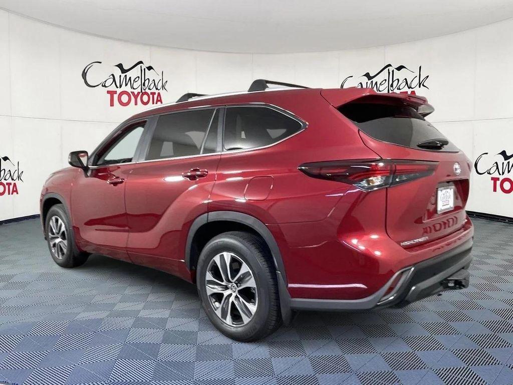 new 2025 Toyota Highlander car, priced at $49,527