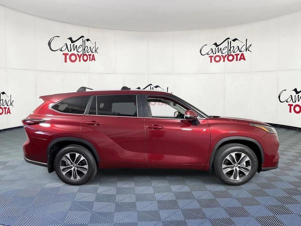 new 2025 Toyota Highlander car, priced at $49,527