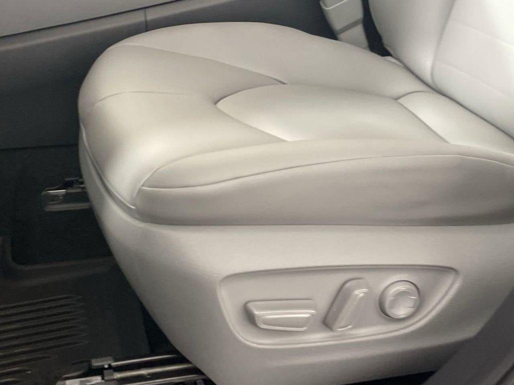 new 2025 Toyota Highlander car, priced at $49,527