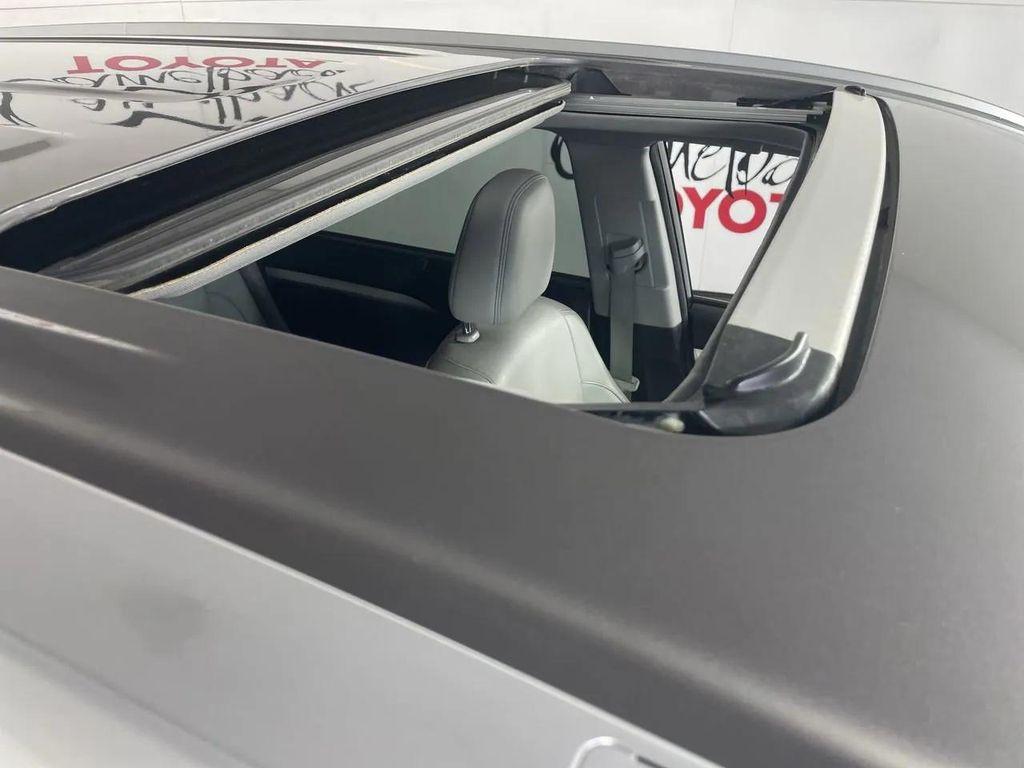 used 2015 Toyota Highlander car, priced at $17,988