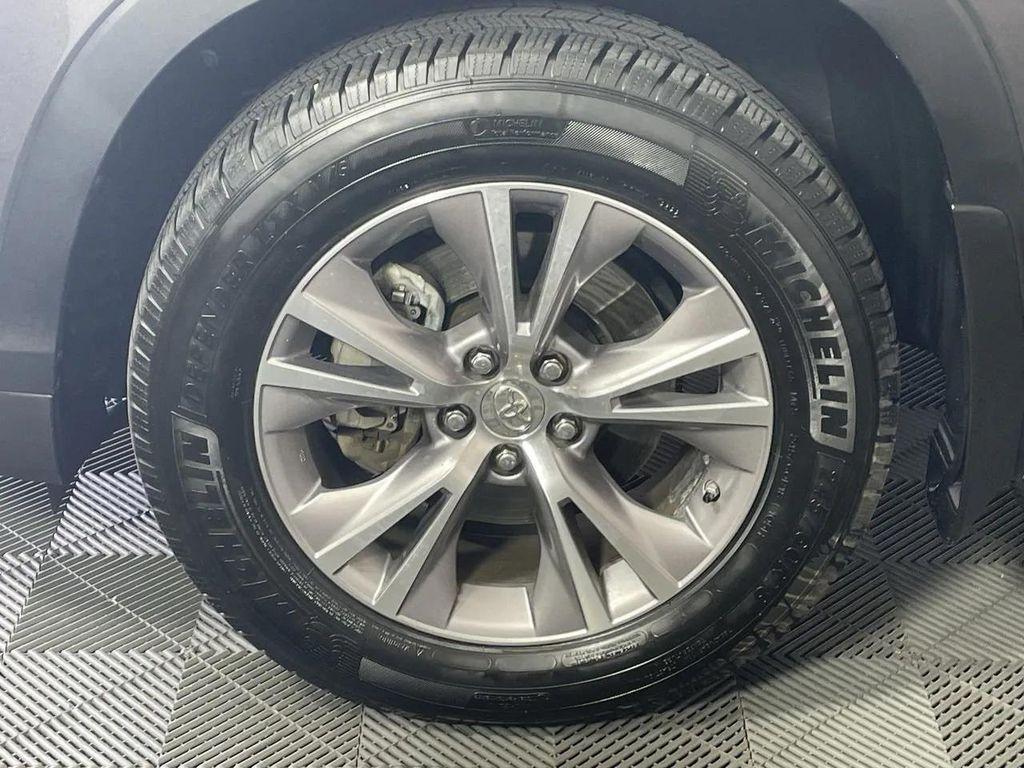 used 2015 Toyota Highlander car, priced at $17,988