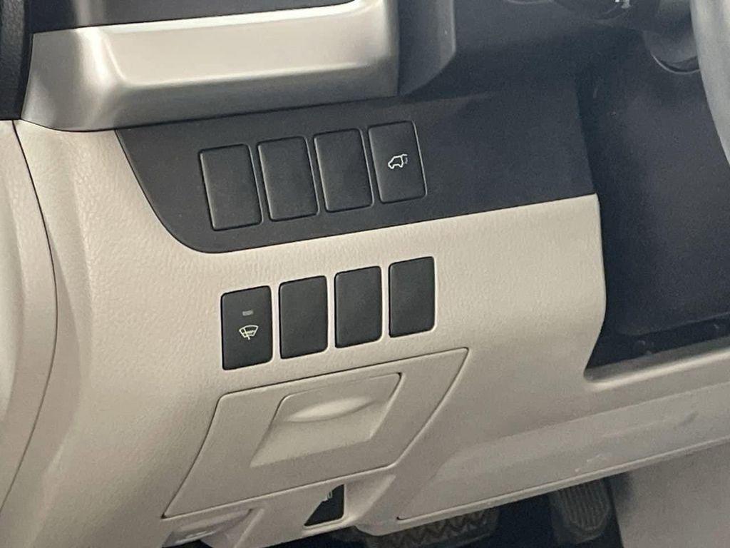 used 2015 Toyota Highlander car, priced at $17,988