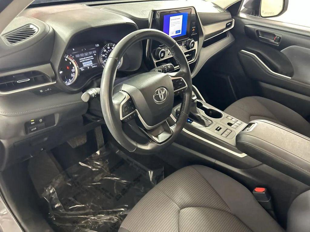 used 2024 Toyota Highlander car, priced at $38,888