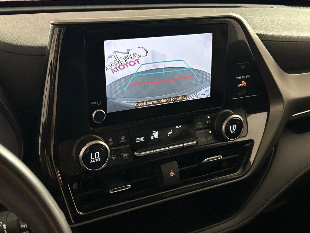 used 2024 Toyota Highlander car, priced at $38,888