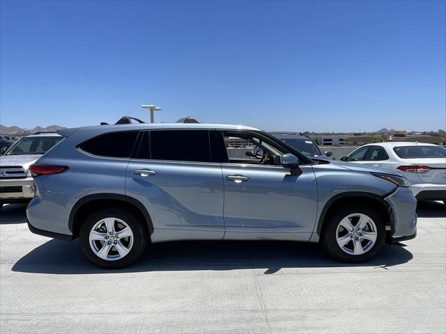 used 2022 Toyota Highlander car, priced at $32,298