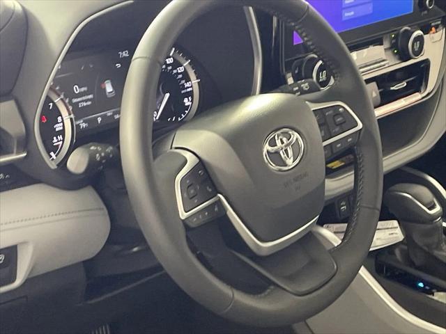 new 2025 Toyota Highlander car, priced at $46,663